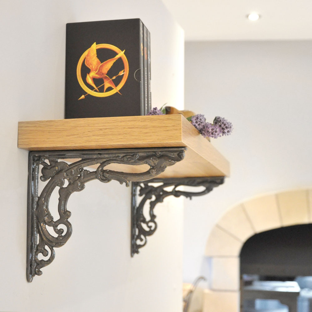 Victorian Leaf Cast Iron Shelf Bracket (Single)